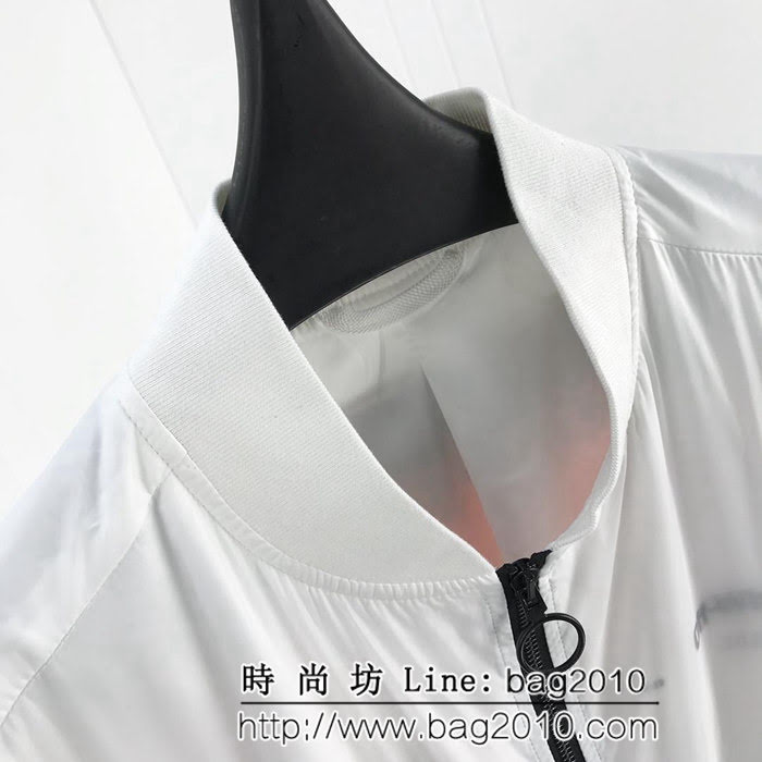 OFF-w19ss春季新款 背後人像印花 定制超薄雙層複合面料 男款風衣外套 ydi2488